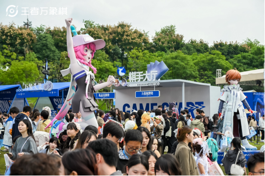 王者第十年，万象棋组了个可躺玩的策略爽局