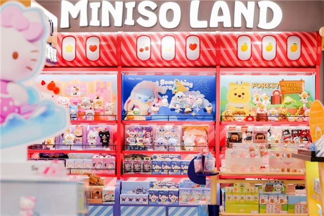 名创优品MINISO LAND落子西湖畔，超百款IP构建全新沉浸式乐园